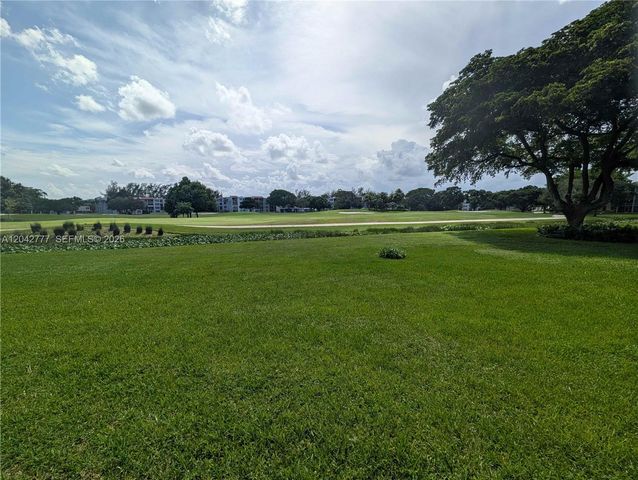 9495 Evergreen Place 102, Davie, FL 33324