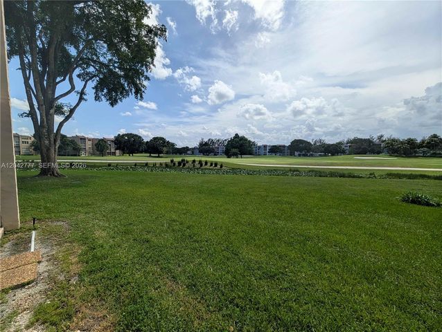 9495 Evergreen Place 102, Davie, FL 33324