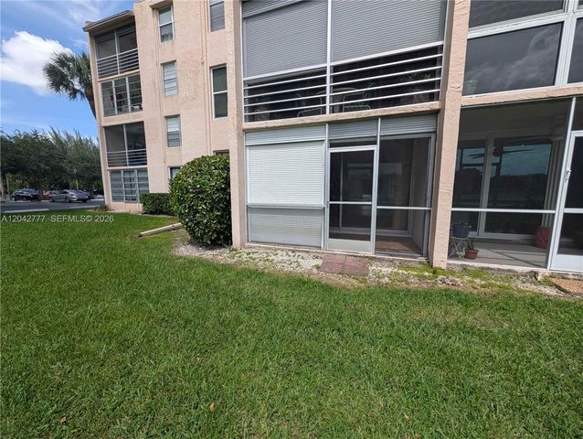 9495 Evergreen Place 102, Davie, FL 33324