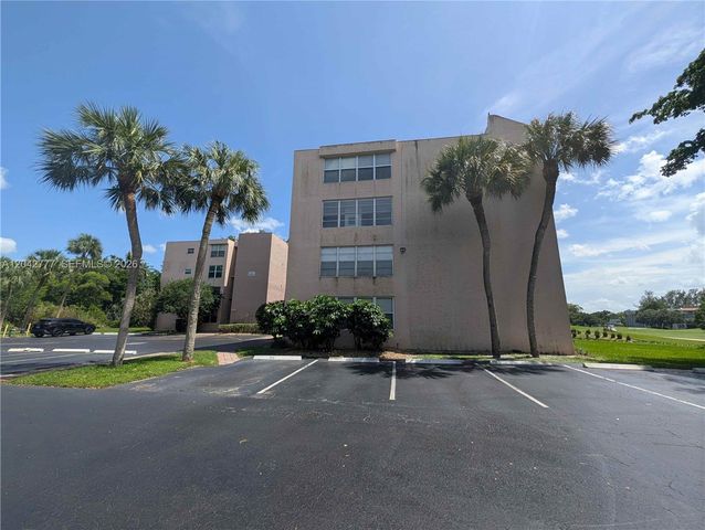 9495 Evergreen Place 102, Davie, FL 33324