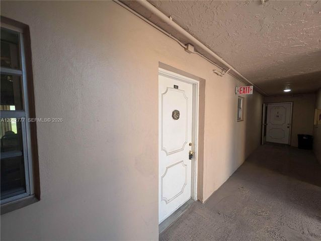 9495 Evergreen Place 102, Davie, FL 33324