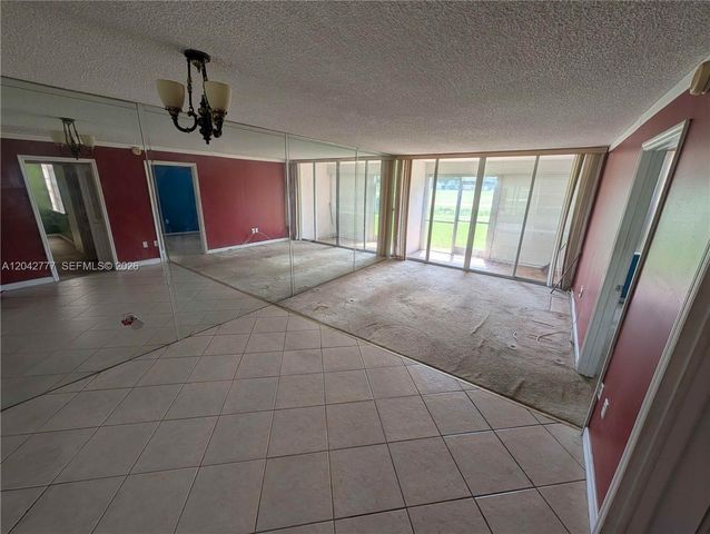 9495 Evergreen Place 102, Davie, FL 33324
