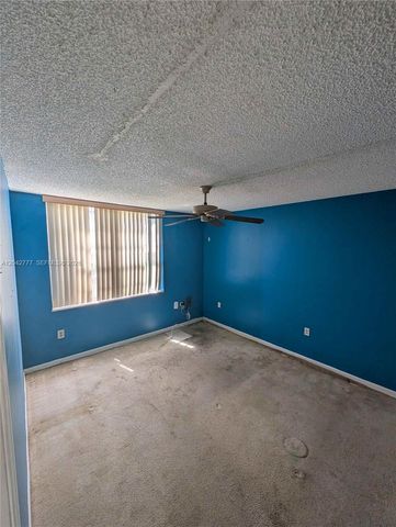 9495 Evergreen Place 102, Davie, FL 33324