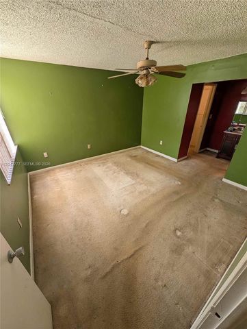 9495 Evergreen Place 102, Davie, FL 33324