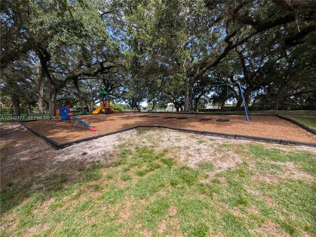 9495 Evergreen Place 102, Davie, FL 33324