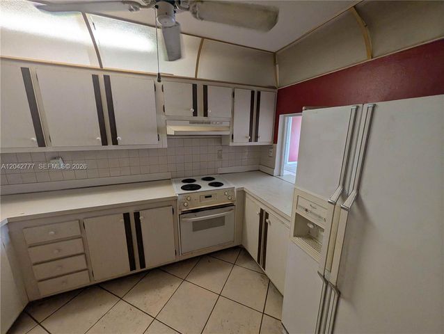 9495 Evergreen Place 102, Davie, FL 33324