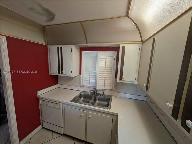 9495 Evergreen Place 102, Davie, FL 33324