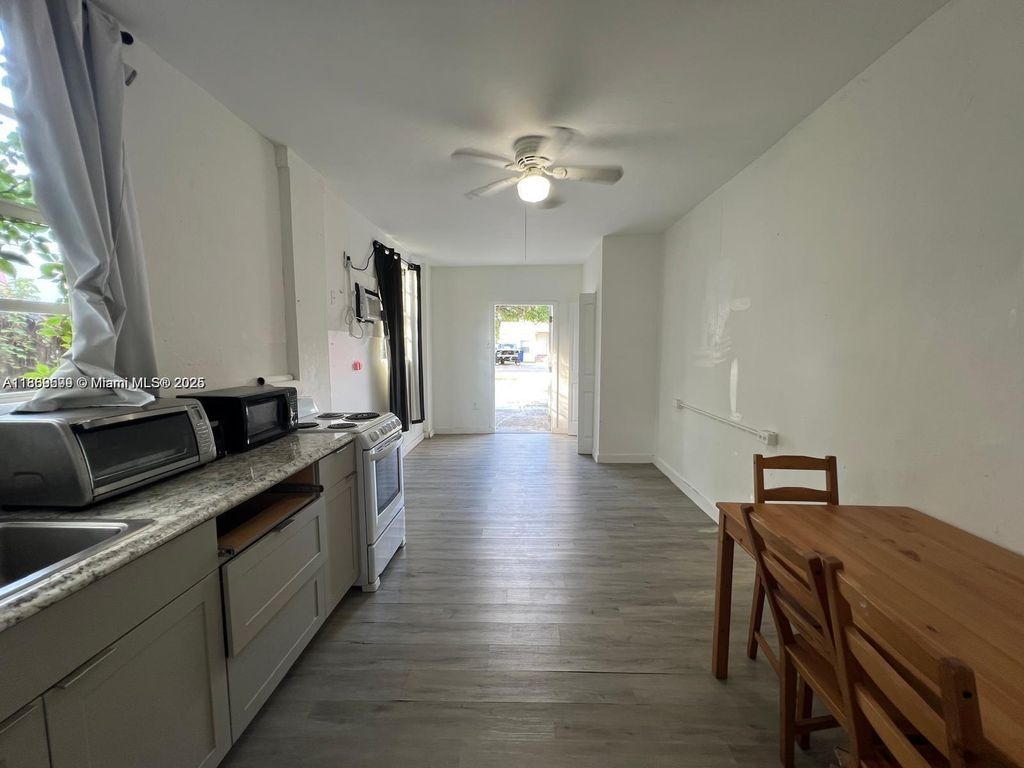 2126 Arthur St 2, Hollywood, FL 33020
