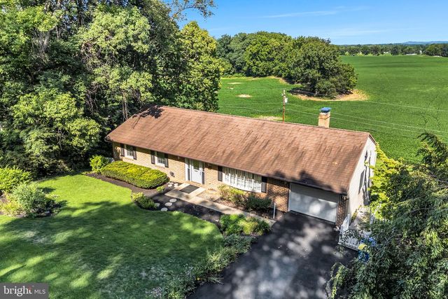 12 EASTWOOD DR, Carlisle, PA 17015