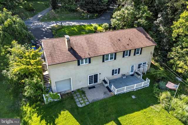 12 EASTWOOD DR, Carlisle, PA 17015
