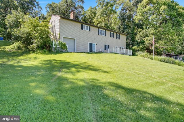 12 EASTWOOD DR, Carlisle, PA 17015