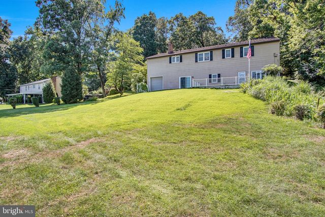 12 EASTWOOD DR, Carlisle, PA 17015