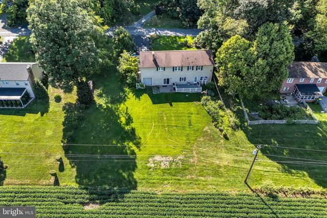 12 EASTWOOD DR, Carlisle, PA 17015