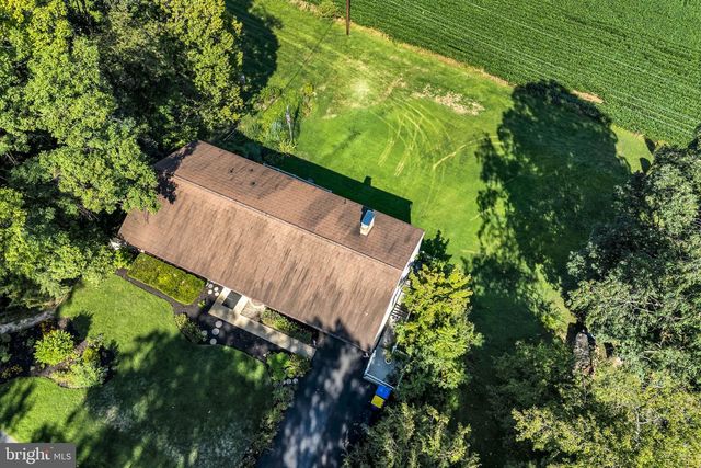 12 EASTWOOD DR, Carlisle, PA 17015