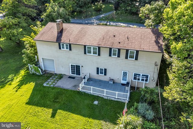 12 EASTWOOD DR, Carlisle, PA 17015