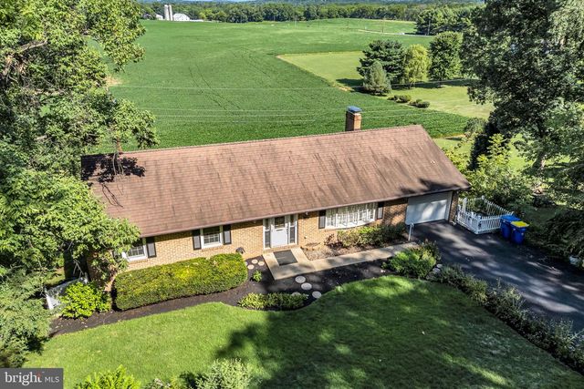 12 EASTWOOD DR, Carlisle, PA 17015