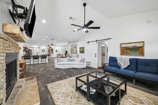 90 Twinstone Circle, Coldspring, TX 77331