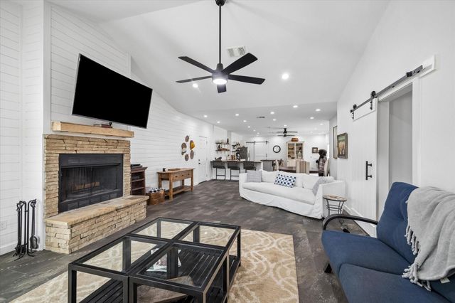 90 Twinstone Circle, Coldspring, TX 77331