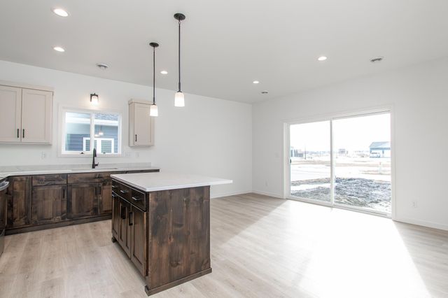 2566 69th Avenue S, Fargo, ND 58104