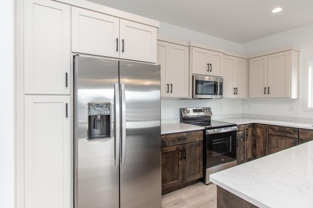 2566 69th Avenue S, Fargo, ND 58104