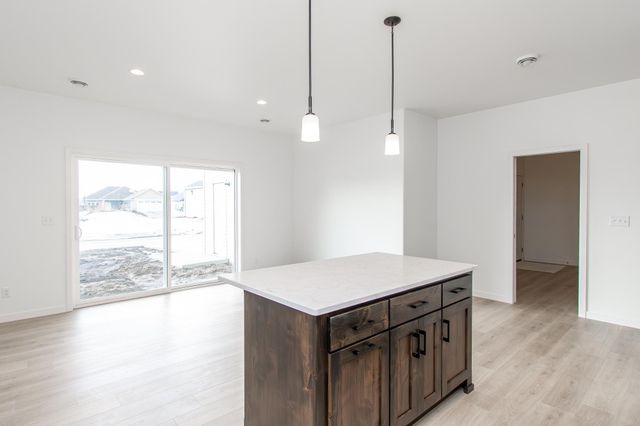 2566 69th Avenue S, Fargo, ND 58104