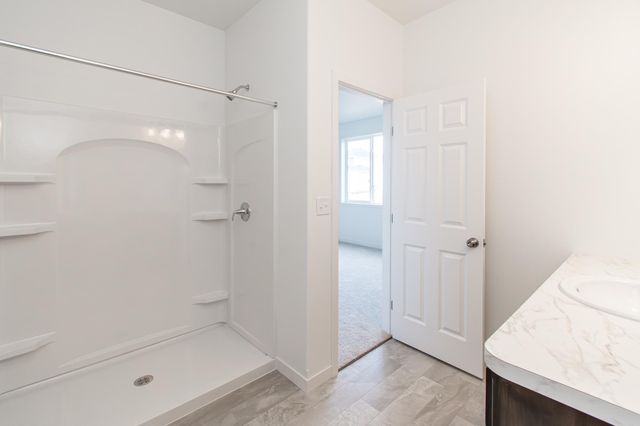 2566 69th Avenue S, Fargo, ND 58104