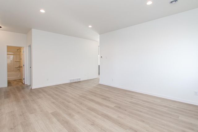 2566 69th Avenue S, Fargo, ND 58104