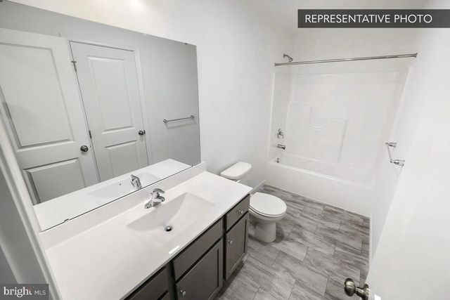 PIN OAK PLAN AT THE SEASONS, Dover, PA 17315