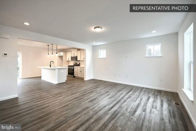 PIN OAK PLAN AT THE SEASONS, Dover, PA 17315