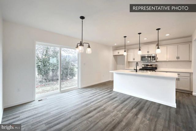 PIN OAK PLAN AT THE SEASONS, Dover, PA 17315