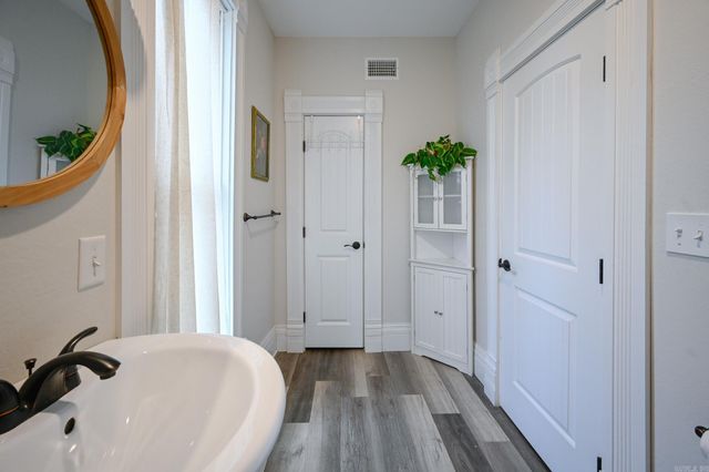 604 Tenth St., Mena, AR 71953