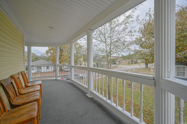 604 Tenth St., Mena, AR 71953