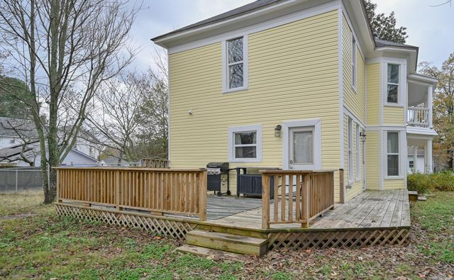 604 Tenth St., Mena, AR 71953