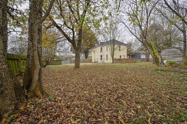 604 Tenth St., Mena, AR 71953