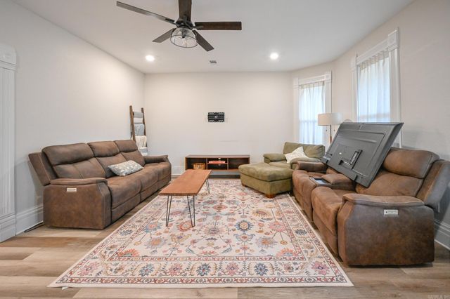 604 Tenth St., Mena, AR 71953