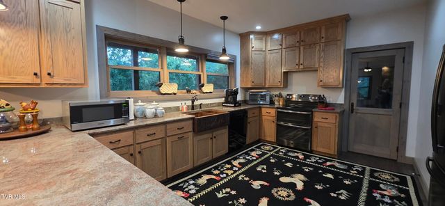 109 Lonesome Pine Trail, Butler, TN 37640