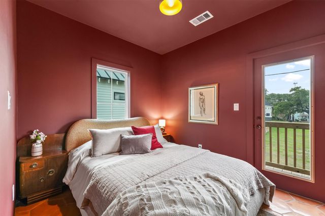 3114 Avenue M, Galveston, TX 77550