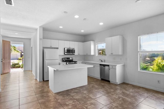 4915 MISSION PARK LANE, Bradenton, FL 34211