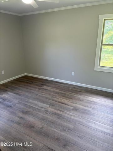 620 S Orange Street, Wallace, NC 28466