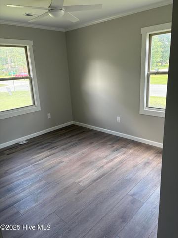 620 S Orange Street, Wallace, NC 28466
