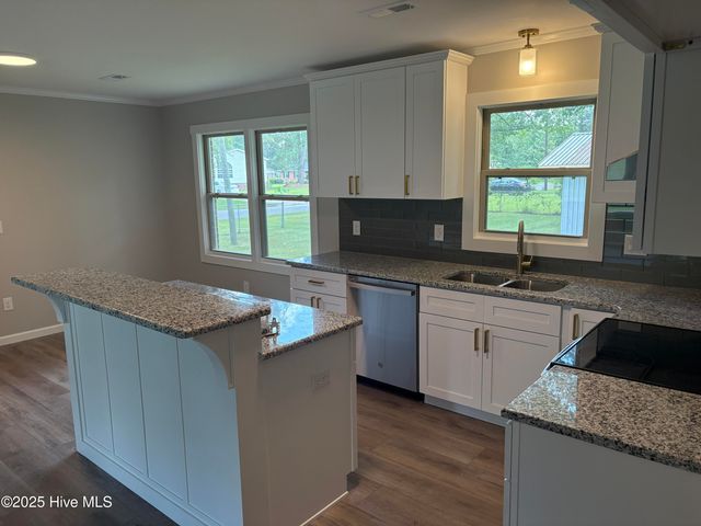 620 S Orange Street, Wallace, NC 28466