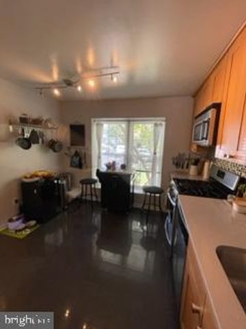 8018 REVENNA LN, Springfield, VA 22153