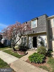 8018 REVENNA LN, Springfield, VA 22153