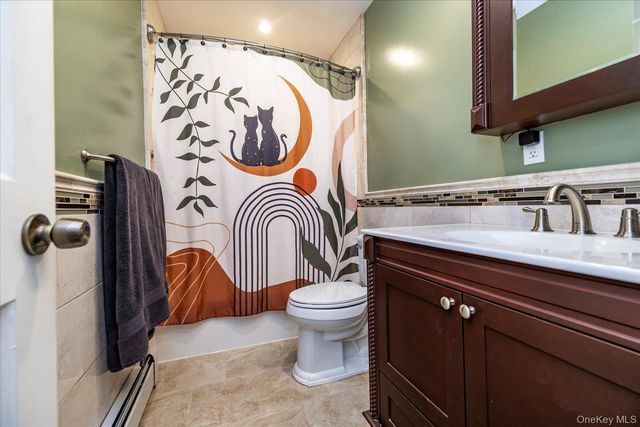 171 W 16th Street, Deer Park, NY 11729
