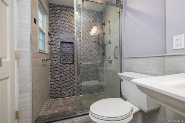 171 W 16th Street, Deer Park, NY 11729