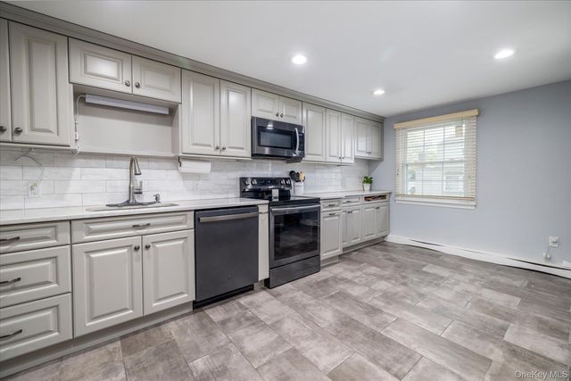 171 W 16th Street, Deer Park, NY 11729