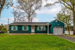 171 W 16th Street, Deer Park, NY 11729