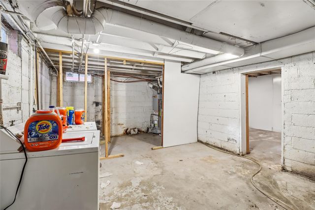 4051 12th Street, Des Moines, IA 50313