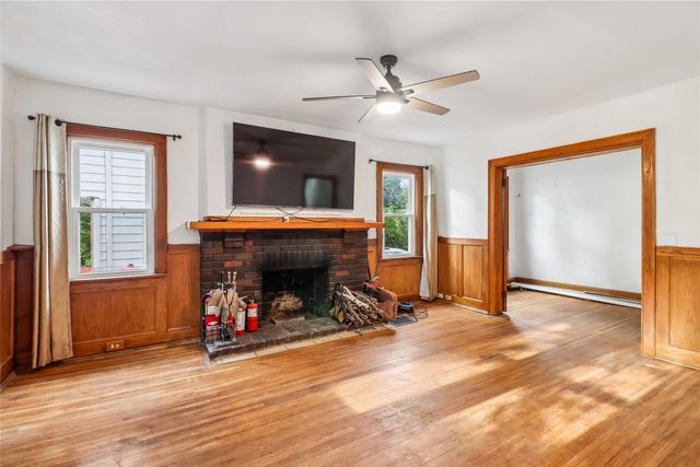 4051 12th Street, Des Moines, IA 50313