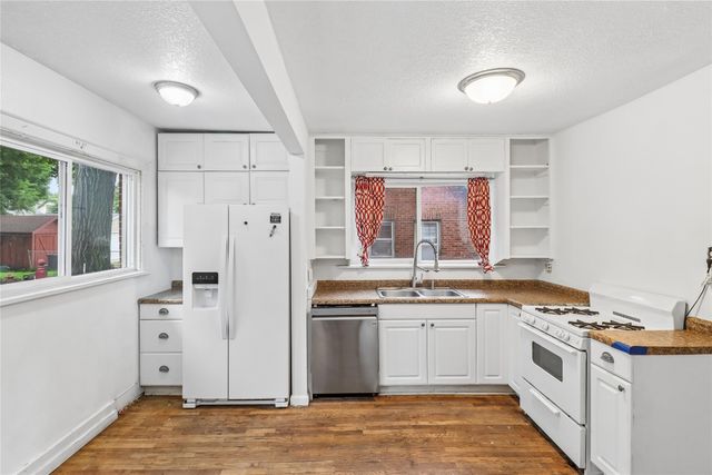 4051 12th Street, Des Moines, IA 50313